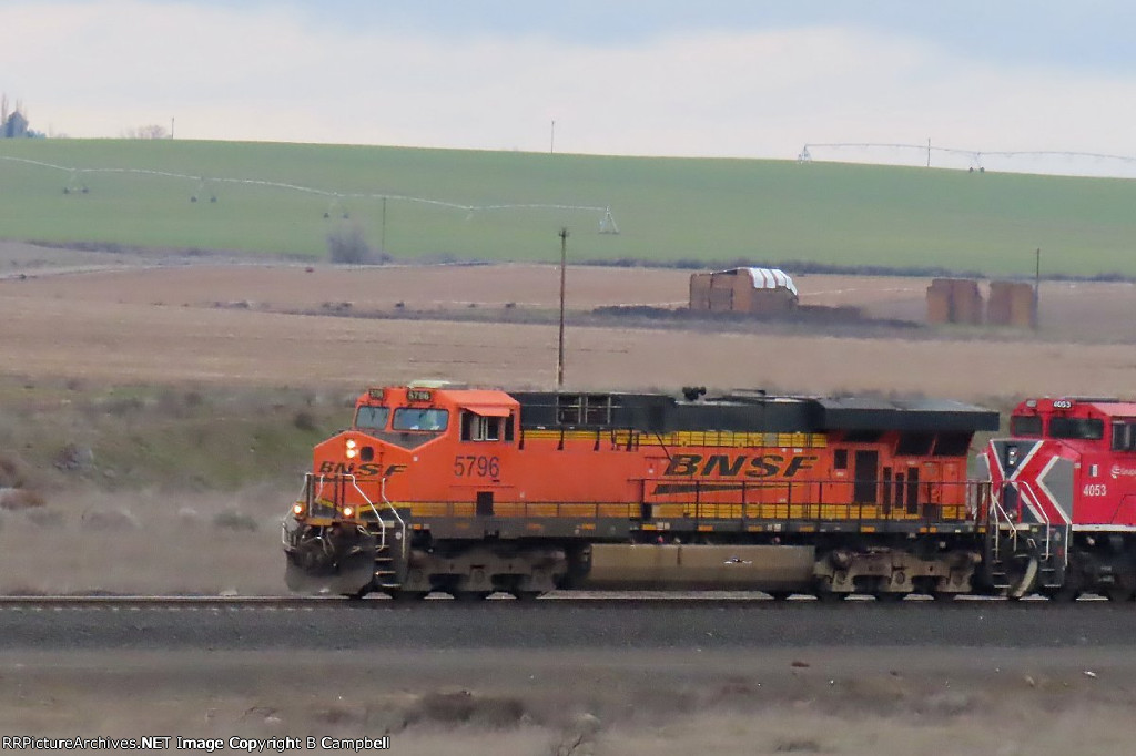 BNSF 5796